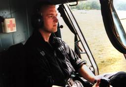 Pilot policyjnego śmigłowca