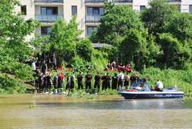 Policjanci Komisariatu Rzecznego w Warszawie na patrolu