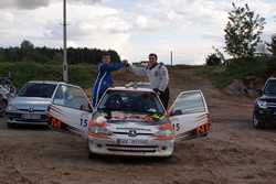 Załoga Kędzierski/Pawlik i jej trofea