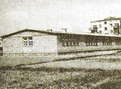 Barak szkolny przy ul. Zwycięzców na Saskiej Kępie