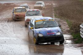 Rallycross Klasa Narodowa w Słomczynie Piotr Kempa na prowadzeniu