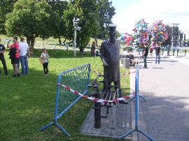 Ogrodzona hydrauliczna ławeczka Lindleya