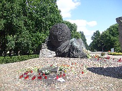 Cmentarz Powstańców Warszawy - Polegli Niepokonani