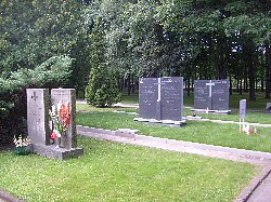Cmentarz Powstańców Warszawy - nowe nagrobki