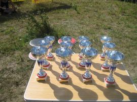 Puchary dla nejlepzych kobiet i mężczyzn w obu biegach