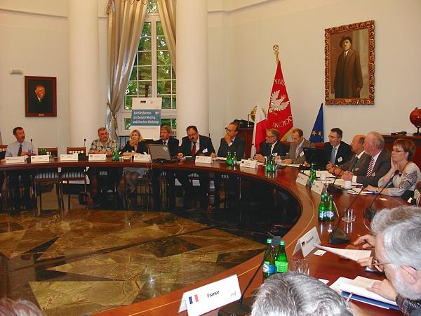 Obrady szczytu odbywały się w siedzibie Państwowego Instytutu Geologicznego w Warszawie.