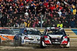 Ktrzysztof Skorupski na torze w swym WV