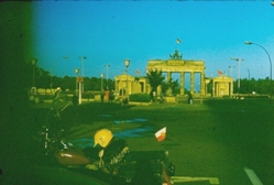 Harley - flaga Polski i Brama Branderburska -1972 r.