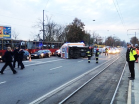 Wypadek karetki na ul. Waszyngtona