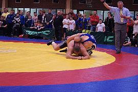 Andrzej Wroński wykonuje wózek