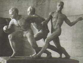 Ostateczna wersja rzeźby parkowej - gipsowy model realizacyjny w skali 1:2, przekazany przez autora do Muzeum Sportu w Warszawie. Fot. Adam Roman