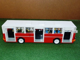 Model z klocków Lego Ikarusa 260.04 Mateusza Wawrowskiego, nr taborowy 289, w skali 1:25.