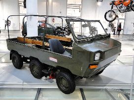 Wojskowy Fiat 126p LPT z roku 1979. Fot. Kapitel. Źródło: Wikipedia