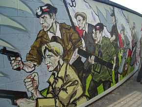 Graffiti Mural Powstańczy na ul. Konwiktorskiej w Warszawie