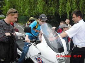 Spotkanie z policjantami w Szkole Podstawowej Wspierania Rozwoju