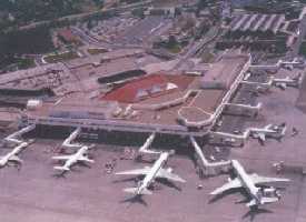 Lotnisko im. F Chopina (dawniej Okęcie) Terminal I (Internet + własne zaangażowanie)