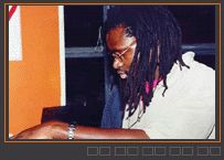 Mamadou Diouf (Internet + własne zaangażowanie)