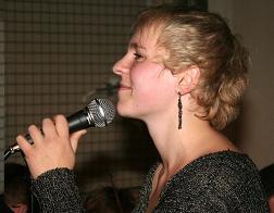 Justyna "Szwarna" Kosmulska (Internet + własne zaangażowanie)