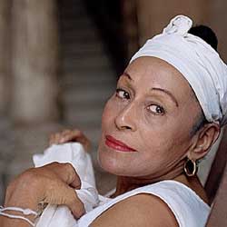 Omara Portundo - foto via www.alterart.pl