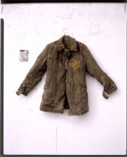 László Lakner: Kurtka Radnótiego (Internet + własne zaangażowanie)