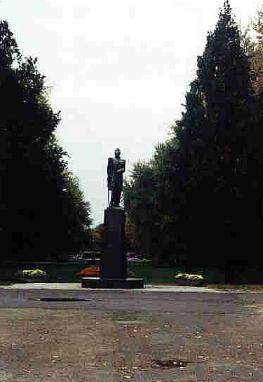 Pomnik Sowińskiego w Parku Sowińskiego (fot. Marcin Dudek z Gimnazjum nr 47)) (Internet + własne zaangażowanie)