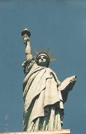 Mogłaby się nieźle prezentować na Rondzie Waszyngtona. Nawiązywałaby do wolnego handlu na Stadionie -:) (Internet + własne zaangażowanie)