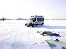 Żeglarskie bus na lodzie